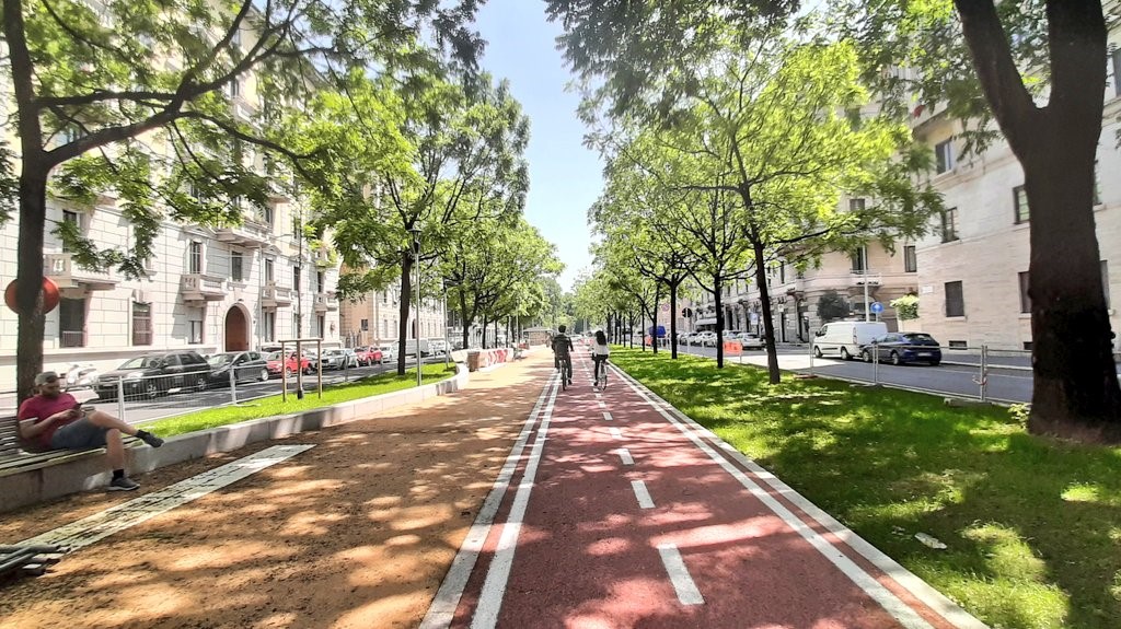 Mobilità. Milano tra le dieci città vincitrici del bando Bloomberg per le infrastrutture ciclabili